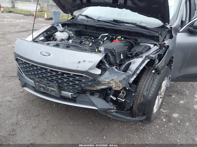 1FMCU9G6XNUB53920 Ford ESCAPE SE