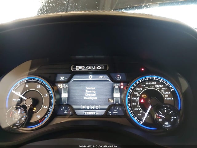44163028 :رقم المزاد ، 1C6SRFHM0MN803609 vin ، 2021 Ram 1500 Limited  4x4 5'7 Box مزاد بيع