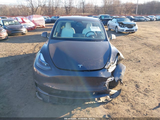 Продаж на аукціоні авто 2024 Tesla Model Y Long Range Dual Motor All-wheel Drive, vin: 7SAYGDEEXRA333993, номер лоту: 44163205