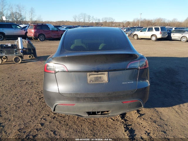 Продаж на аукціоні авто 2024 Tesla Model Y Long Range Dual Motor All-wheel Drive, vin: 7SAYGDEEXRA333993, номер лоту: 44163205