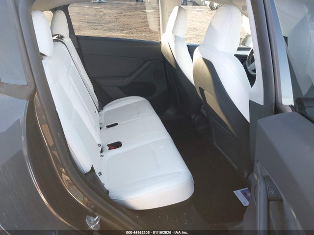 Продаж на аукціоні авто 2024 Tesla Model Y Long Range Dual Motor All-wheel Drive, vin: 7SAYGDEEXRA333993, номер лоту: 44163205