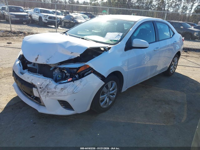 Toyota COROLLA LE 2015 2T1BURHE3FC405236 Image 2