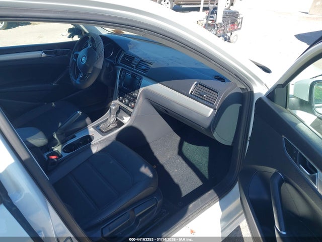 2019 Volkswagen Passat 2.0t Wolfsburg Edition მანქანა იყიდება აუქციონზე, vin: 1VWLA7A3XKC010058, აუქციონის ნომერი: 44163253