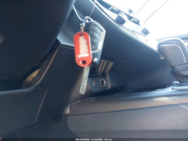 44163258 :رقم المزاد ، 4T1G11AK4PU170345 vin ، 2023 Toyota Camry Se مزاد بيع