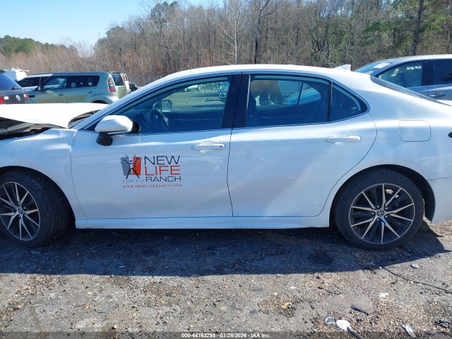 44163258 :رقم المزاد ، 4T1G11AK4PU170345 vin ، 2023 Toyota Camry Se مزاد بيع