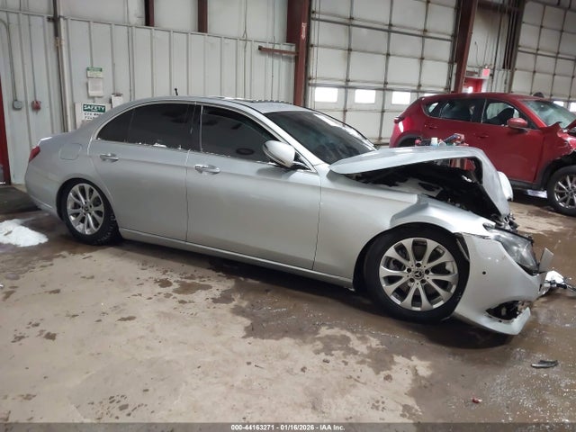 Продажа на аукционе авто 2019 Mercedes-benz E 300 4matic, vin: WDDZF4KB1KA582222, номер лота: 44163271