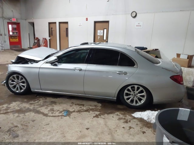 Продажа на аукционе авто 2019 Mercedes-benz E 300 4matic, vin: WDDZF4KB1KA582222, номер лота: 44163271