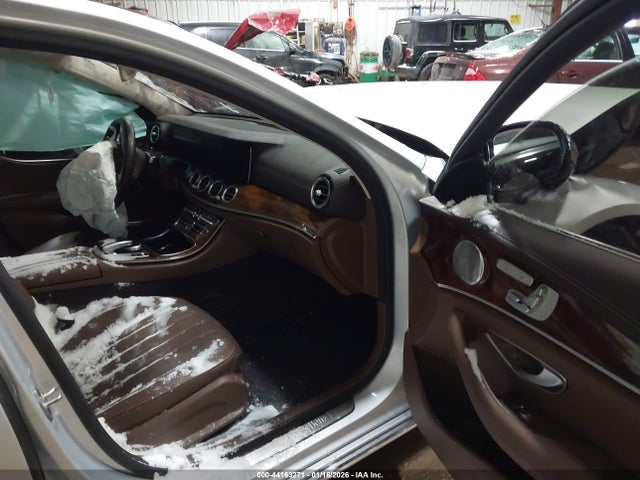 Продажа на аукционе авто 2019 Mercedes-benz E 300 4matic, vin: WDDZF4KB1KA582222, номер лота: 44163271