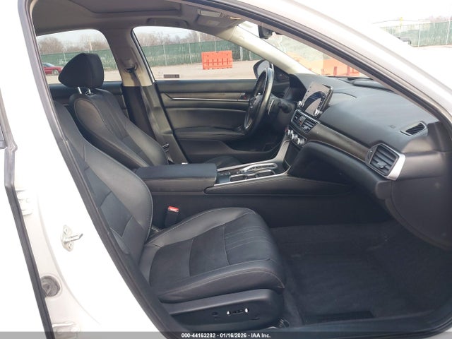 1HGCV3F97LA014953 Honda Accord Hybrid Touring