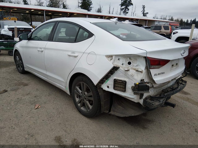 5NPD84LF1JH215649 Hyundai ELANTRA SEL