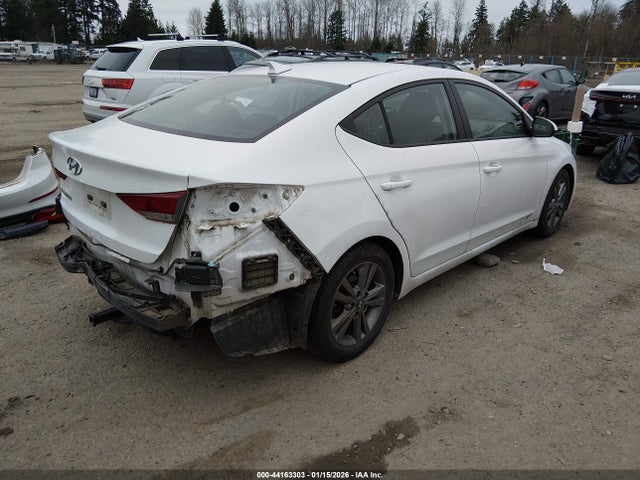 5NPD84LF1JH215649 Hyundai ELANTRA SEL
