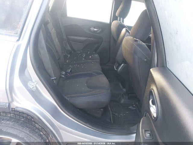 1C4PJMCS0GW368573 Jeep Cherokee Latitude