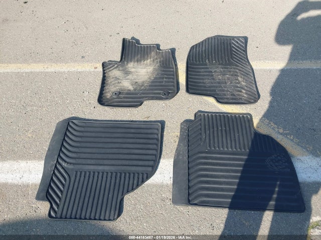 3GCPYDEK5LG237057 Chevrolet Silverado 1500 4wd Short Bed Lt