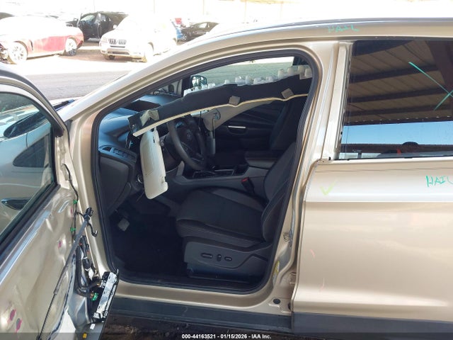 1FMCU0GD8HUA15095 Ford ESCAPE SE