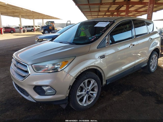 1FMCU0GD8HUA15095 Ford ESCAPE SE