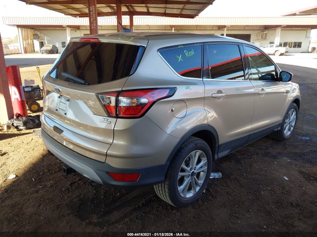 1FMCU0GD8HUA15095 Ford ESCAPE SE