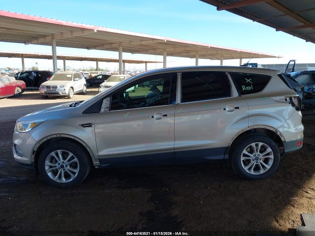 1FMCU0GD8HUA15095 Ford ESCAPE SE