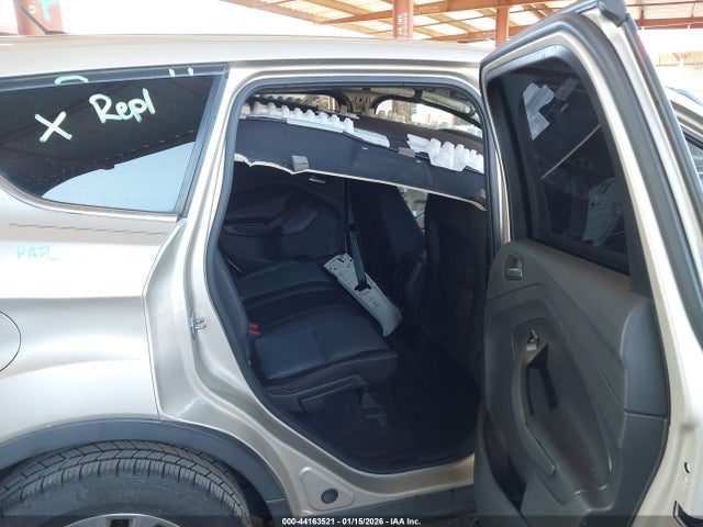 1FMCU0GD8HUA15095 Ford ESCAPE SE
