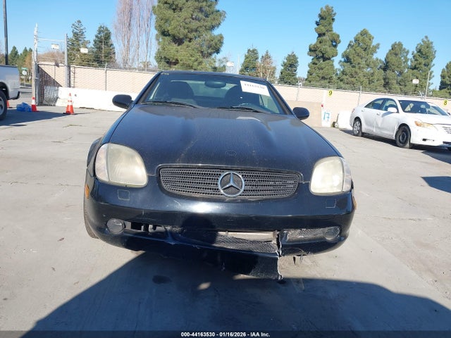 44163530 :رقم المزاد ، WDBKK47FXXF090607 vin ، 1999 Mercedes-benz Slk 230 Kompressor مزاد بيع