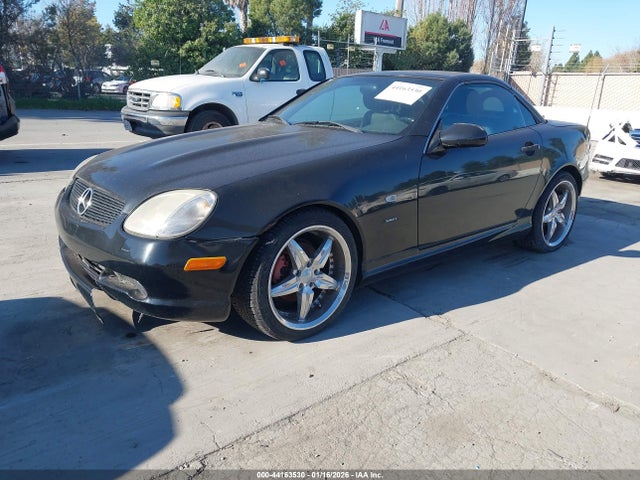 44163530 :رقم المزاد ، WDBKK47FXXF090607 vin ، 1999 Mercedes-benz Slk 230 Kompressor مزاد بيع
