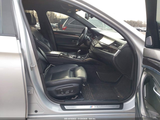 2016 BMW 550I WBAKN9C55GD962624 Photo 4