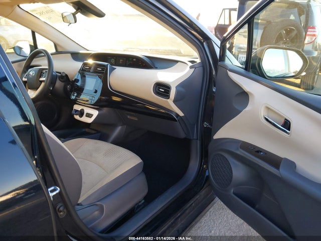 JTDKBRFU6H3568555 Toyota Prius One