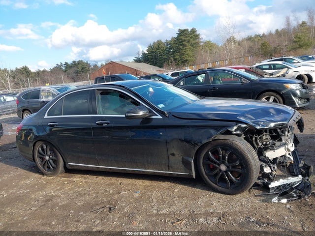 2017 Mercedes-benz C 300 4matic მანქანა იყიდება აუქციონზე, vin: 55SWF4KB9HU210235, აუქციონის ნომერი: 44163691
