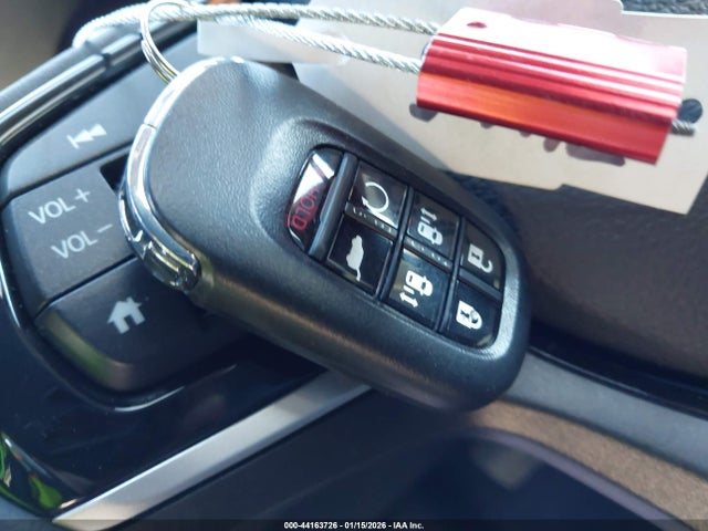 Honda Odyssey Touring 2025 5FNRL6H80SB062143 Image 11