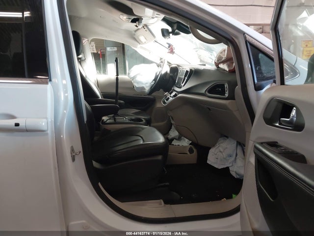 2023 CHRYSLER PACIFICA 2C4RC1BG2PR524331 Photo 4