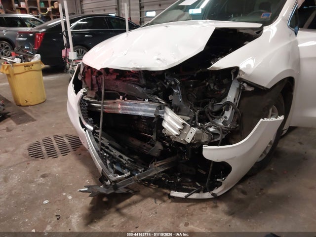 2023 CHRYSLER PACIFICA 2C4RC1BG2PR524331 Photo 5