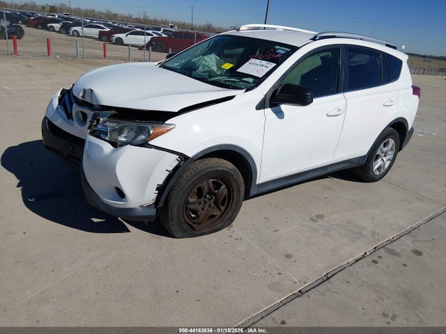 Toyota RAV4 LE 2014 JTMZFREV7EJ021119 Image 2