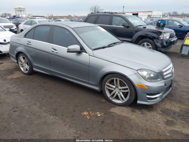 2012 MERCEDES-BENZ C 300 WDDGF8BBXCR198442