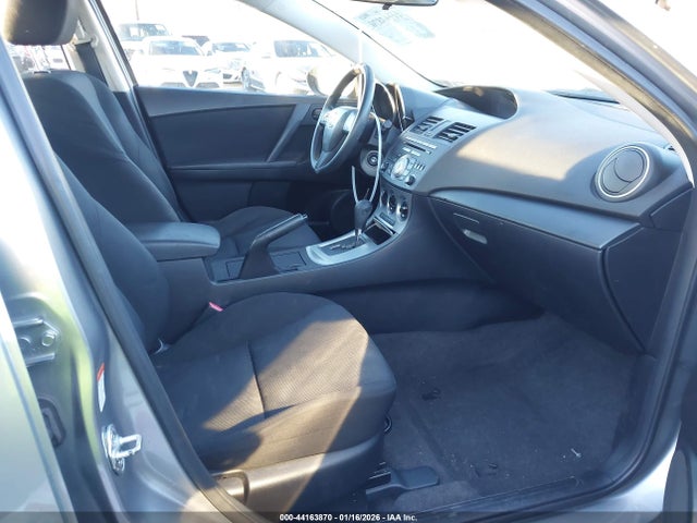 2011 Mazda Mazda3 I Sport მანქანა იყიდება აუქციონზე, vin: JM1BL1UF1B1382590, აუქციონის ნომერი: 44163870