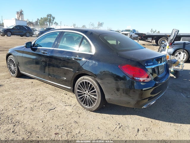2021 MERCEDES-BENZ C 300 W1KWF8DB0MR644947 Photo 2