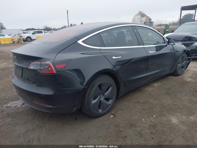 2018 TESLA MODEL 3 5YJ3E1EB4JF070814 Photo 3