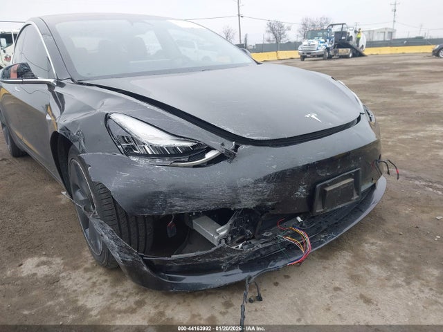 2018 TESLA MODEL 3 5YJ3E1EB4JF070814 Photo 5
