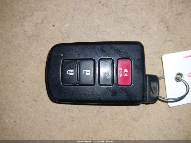 Toyota RAV4 SE 2018 JTMNFREV6JJ192548 Image 11