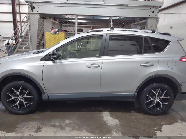 Toyota RAV4 SE 2018 JTMNFREV6JJ192548 Image 14