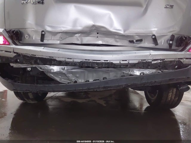 Toyota RAV4 SE 2018 JTMNFREV6JJ192548 Image 17