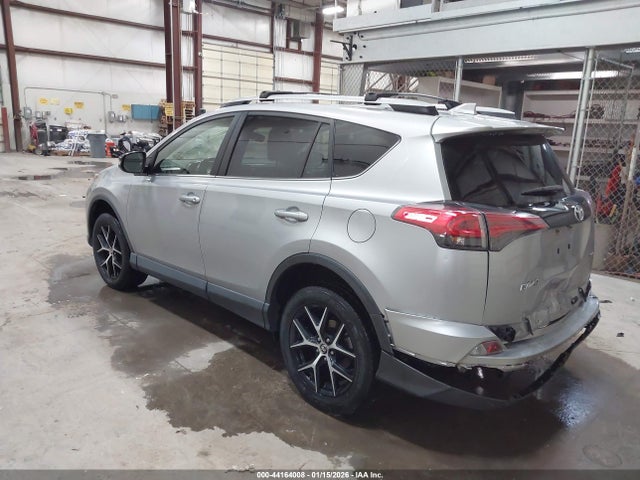 Toyota RAV4 SE 2018 JTMNFREV6JJ192548 Image 3