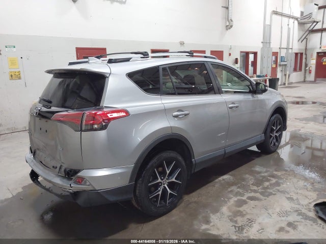 Toyota RAV4 SE 2018 JTMNFREV6JJ192548 Image 4