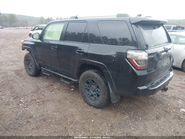 2023 TOYOTA 4RUNNER JTEEU5JR5P5300288 Photo 2