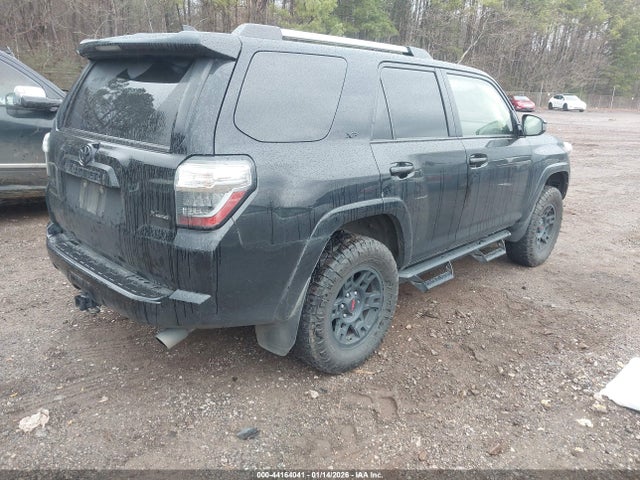 2023 TOYOTA 4RUNNER JTEEU5JR5P5300288 Photo 3