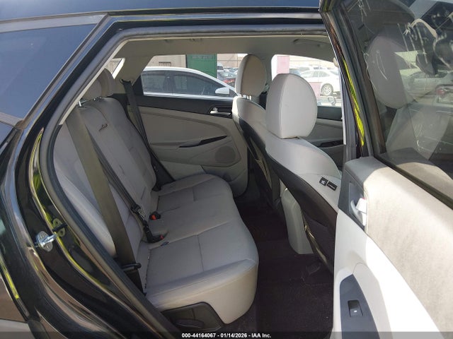 KM8J33A49MU391304 Hyundai Tucson Value