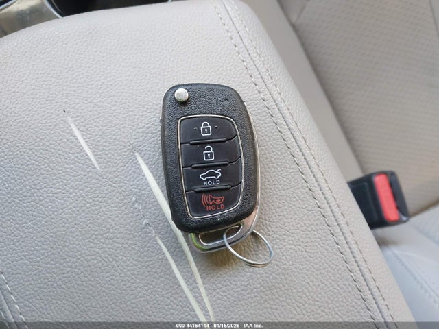 44164114 :رقم المزاد ، 5NPE24AF0JH656584 vin ، 2018 Hyundai Sonata Se مزاد بيع