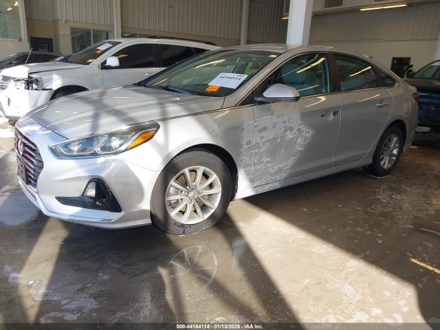 44164114 :رقم المزاد ، 5NPE24AF0JH656584 vin ، 2018 Hyundai Sonata Se مزاد بيع