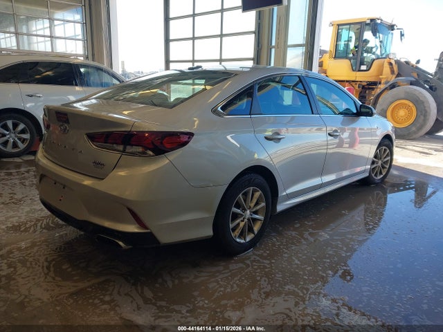 44164114 :رقم المزاد ، 5NPE24AF0JH656584 vin ، 2018 Hyundai Sonata Se مزاد بيع