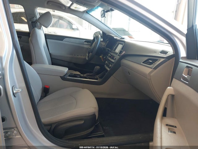 44164114 :رقم المزاد ، 5NPE24AF0JH656584 vin ، 2018 Hyundai Sonata Se مزاد بيع