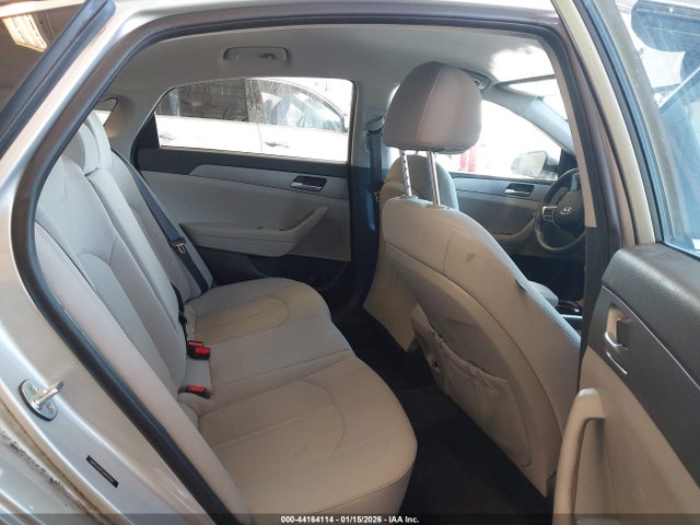 44164114 :رقم المزاد ، 5NPE24AF0JH656584 vin ، 2018 Hyundai Sonata Se مزاد بيع
