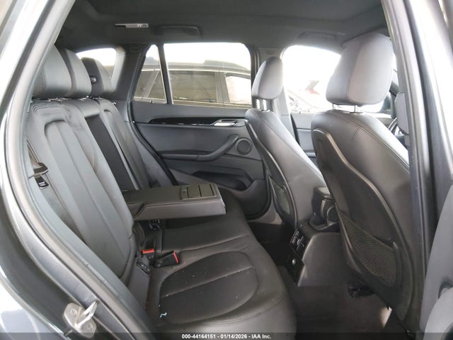 2017 BMW X1 WBXHT3C3XH5F85868 Photo 7